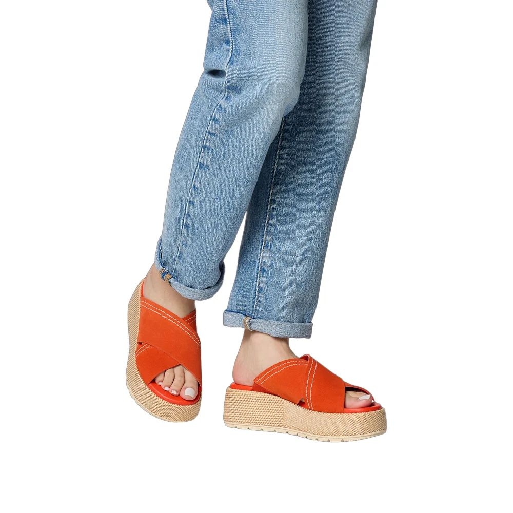 Sorel Women's Sunpeak Platform Slide 2026 - Image 9